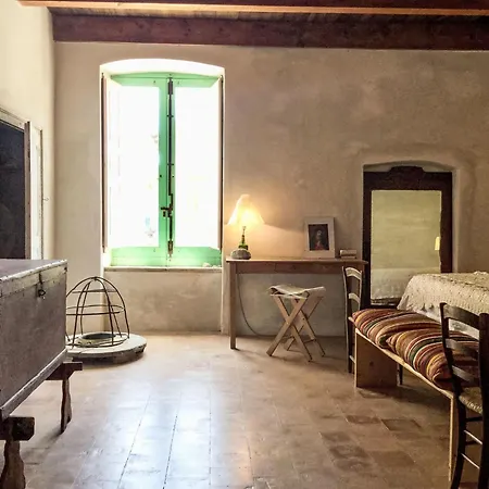 Centro By Interhome * سترونغولي