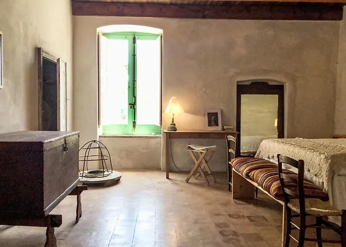 Centro By Interhome * سترونغولي